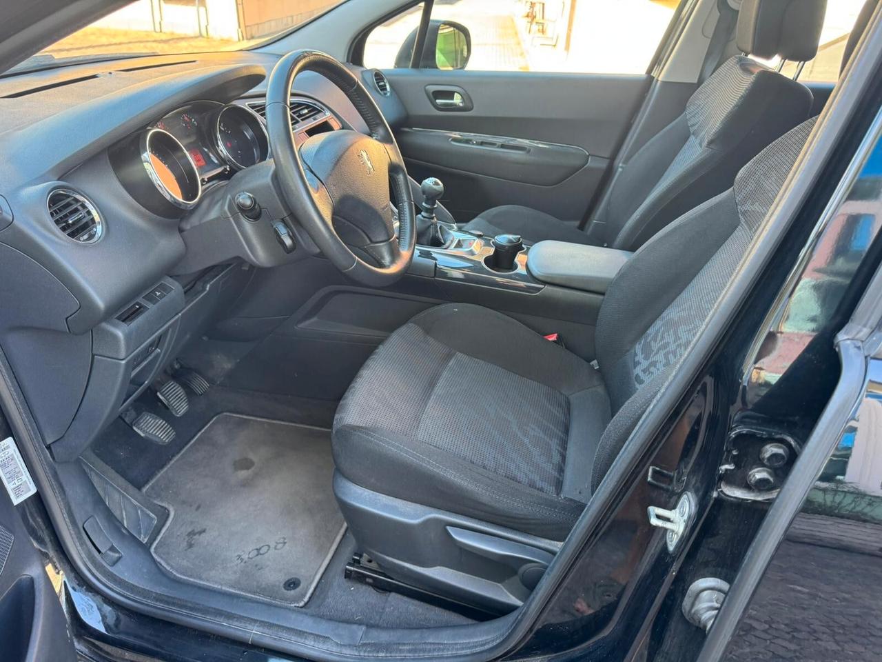 Peugeot 3008 1.6 HDi 110CV Tecno