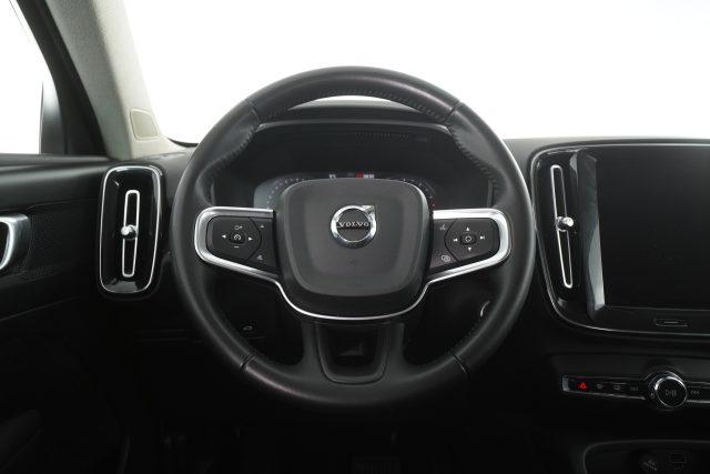 VOLVO XC40 XC40 B4 AWD Geartronic Momentum