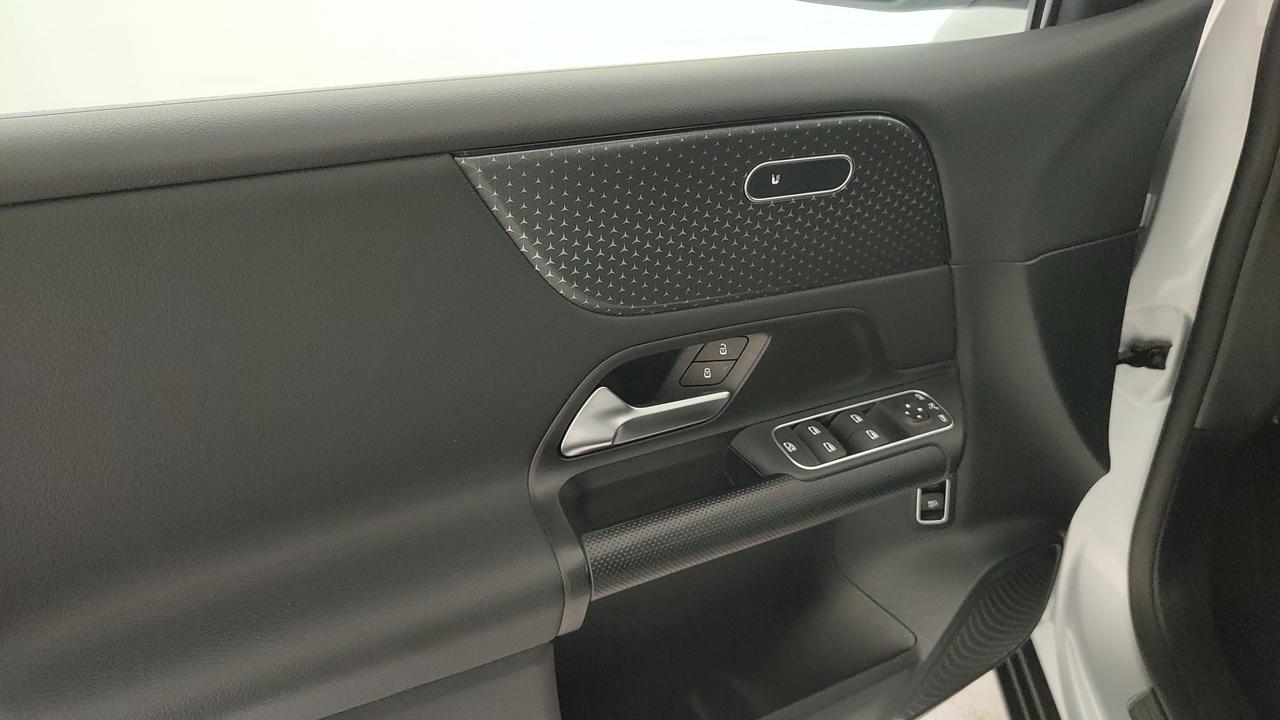Mercedes-Benz B 180 d Advanced auto