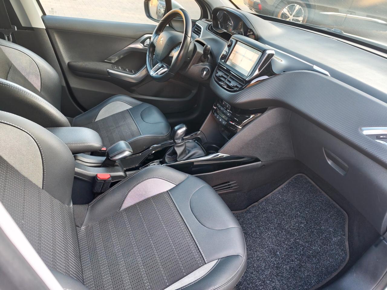 Peugeot 2008 BlueHDi 100 S&S Allure