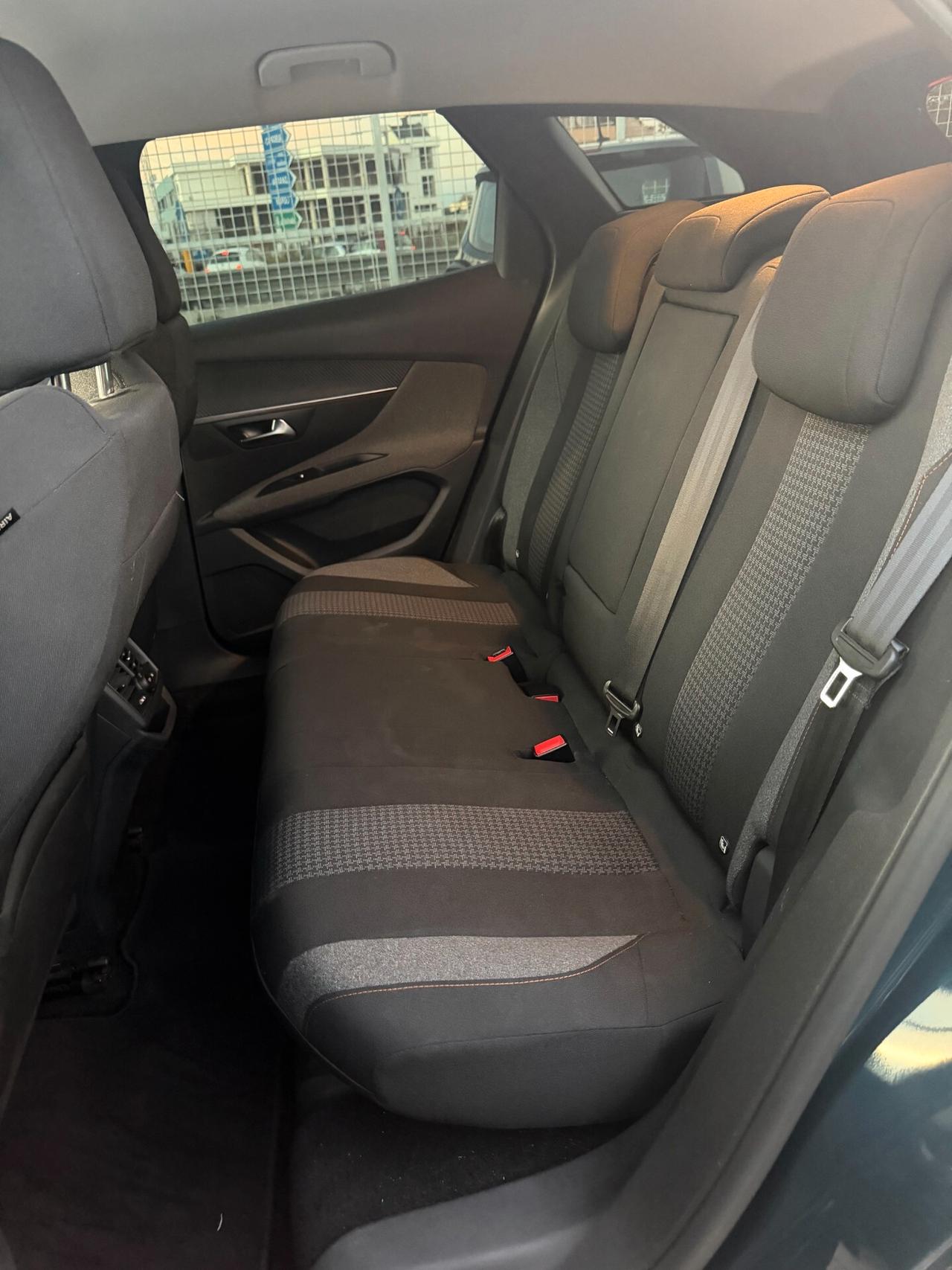Peugeot 3008 BlueHDi 130 S&S Allure