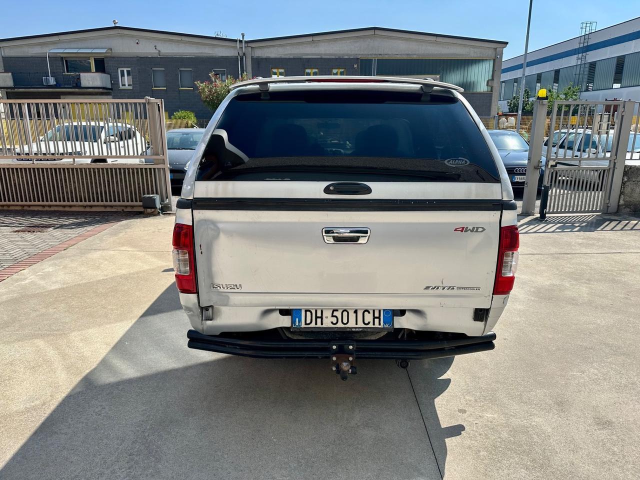 Isuzu D-Max 3.0 TD cat Crew Cab 4WD Pup LS Roadm.Aut