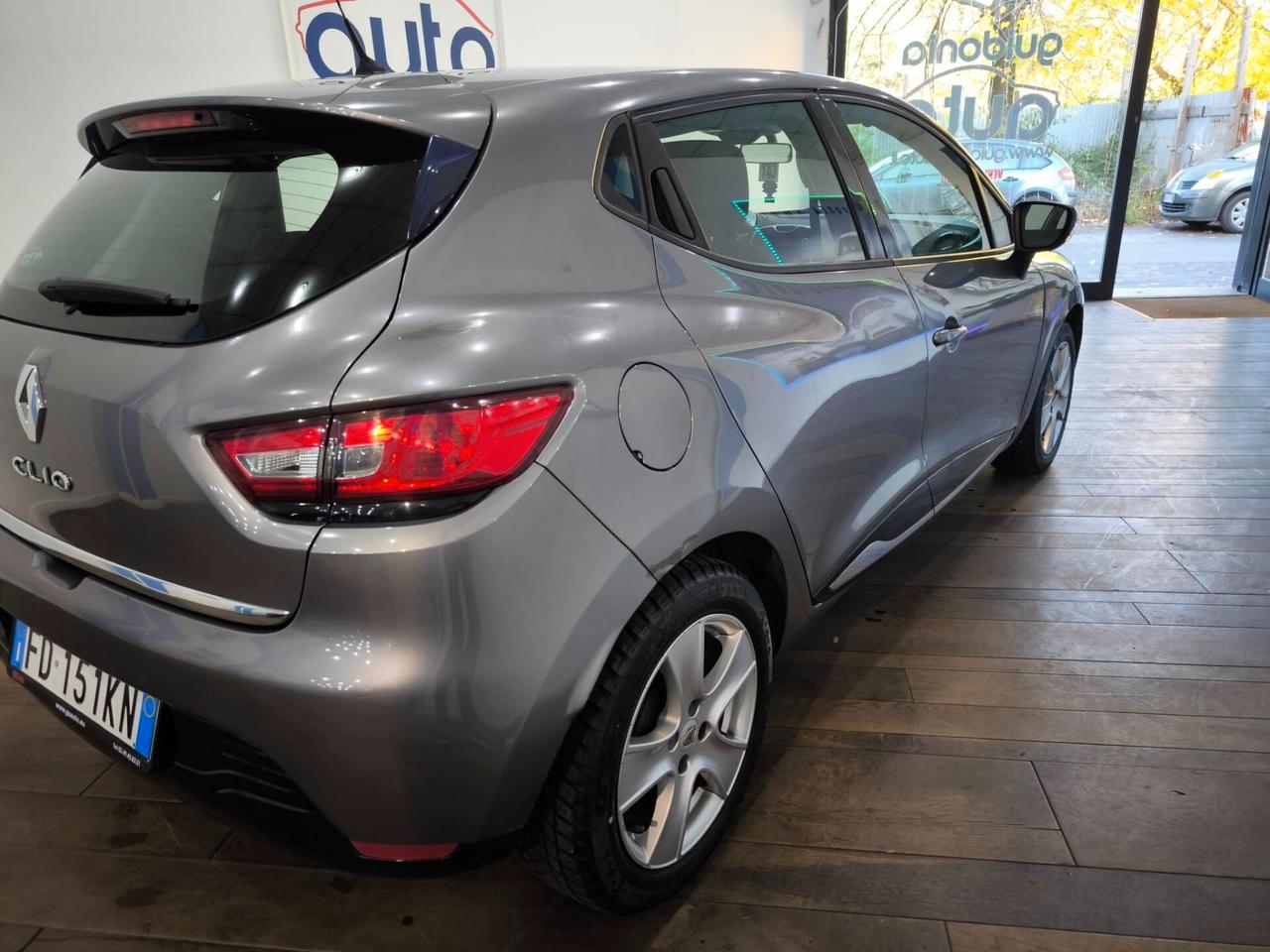 Renault Clio 1.2 75 CV 5 porte Duel