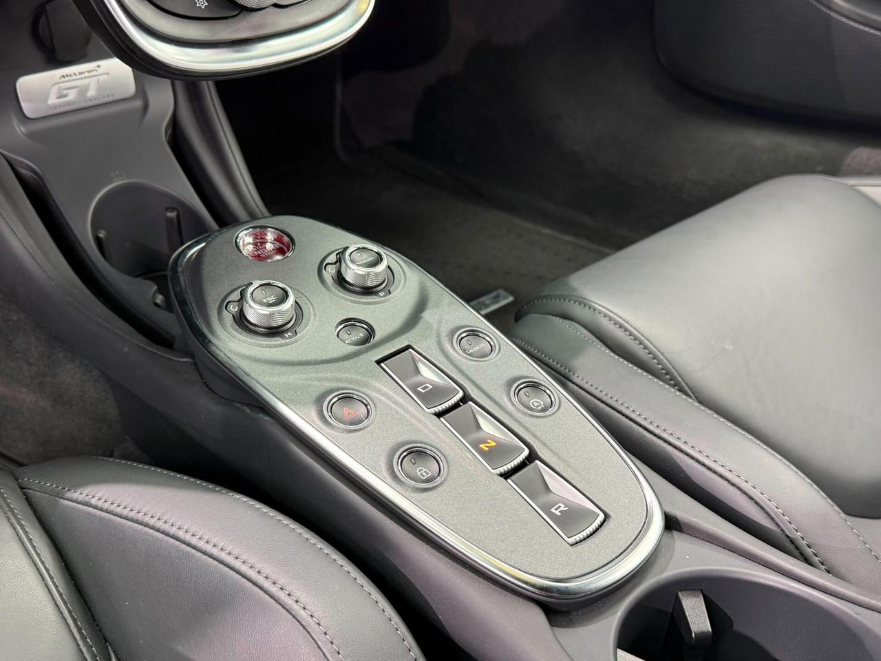 Mclaren GT (393)
