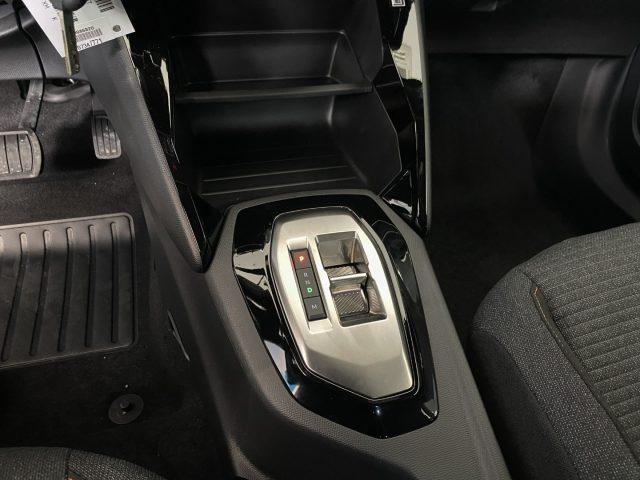 PEUGEOT 2008 1.2 Hybrid 136cv STYLE e-dcs6