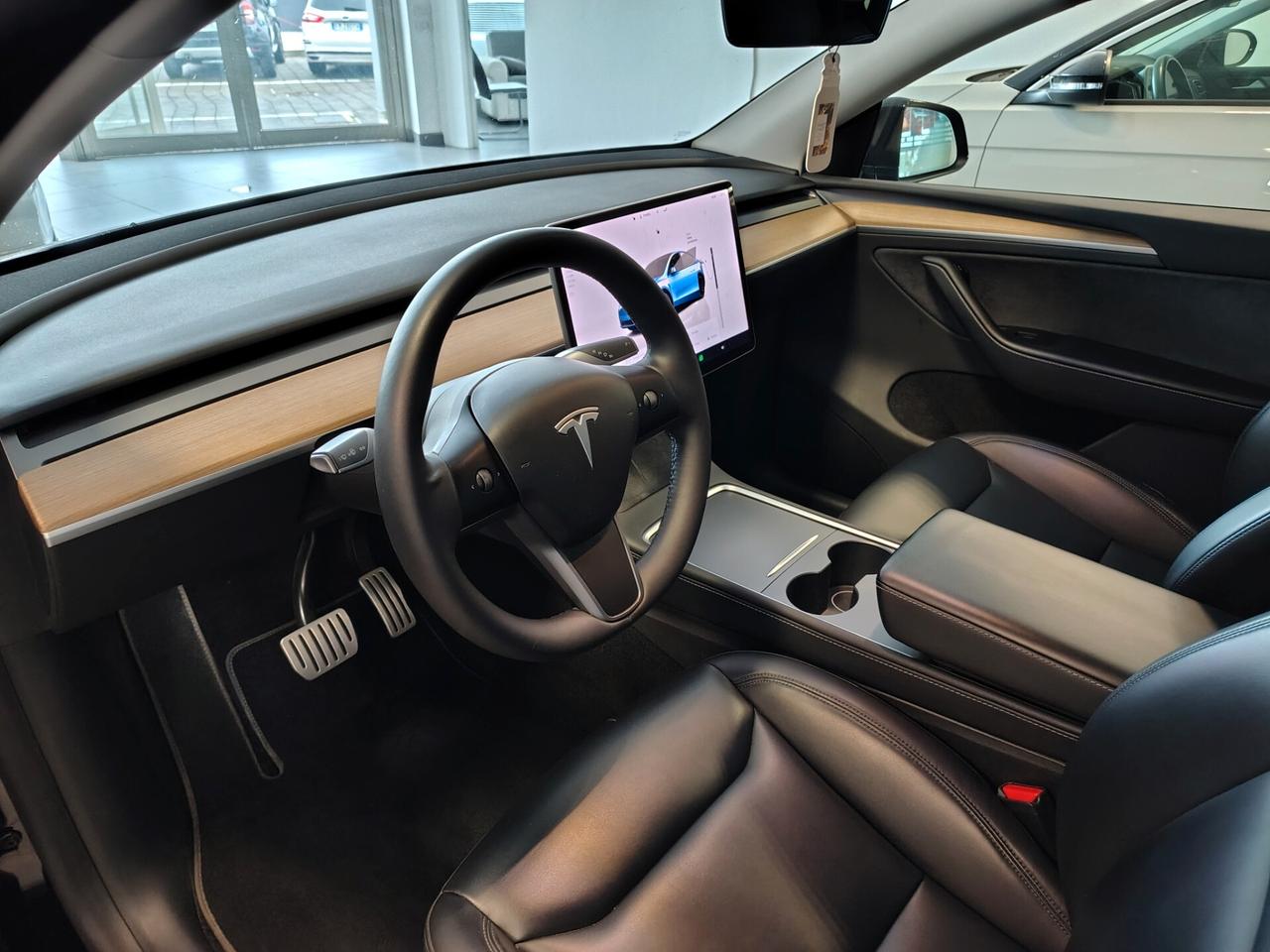 Tesla Model Y AWD Performance