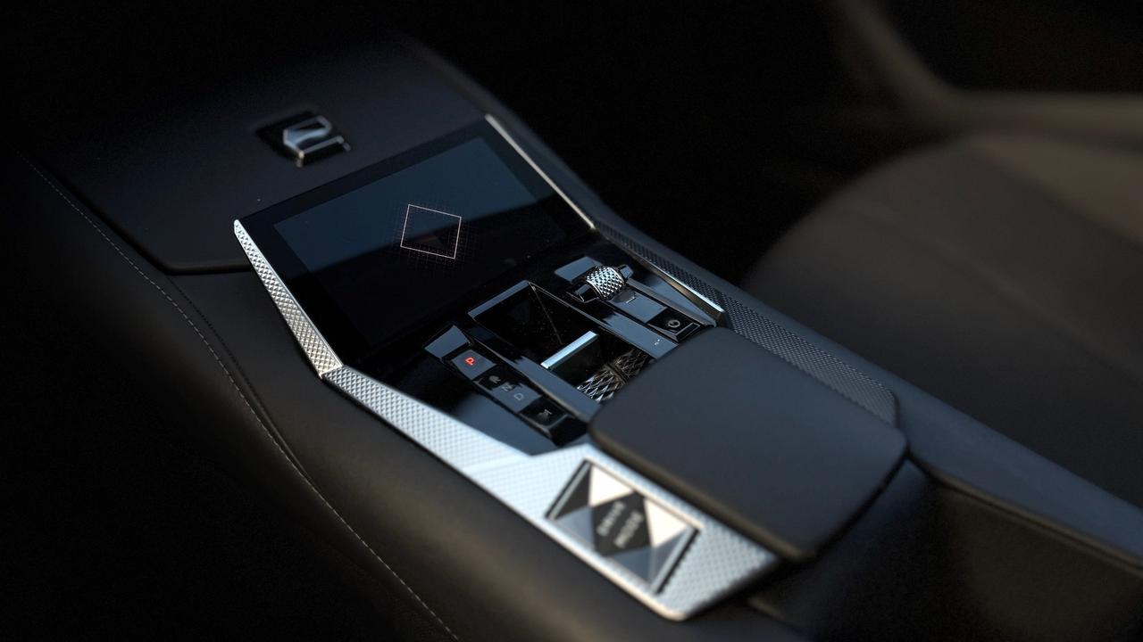 DS4 1.5 BLUEHDI TROCADERO AT8 130 CV - FULL LED, CARPLAY, NEOPATENTATI
