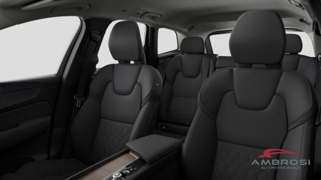 VOLVO XC60 B5 AWD Mild hybrid Benzina Plus Dark