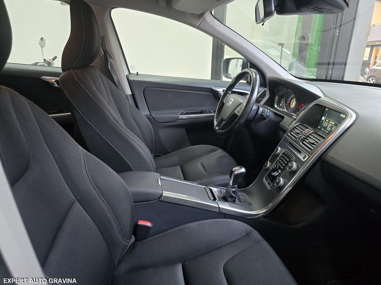 VOLVO XC60 2015 CAMBIO MANUALE 2.0 181cv PARI NUOV