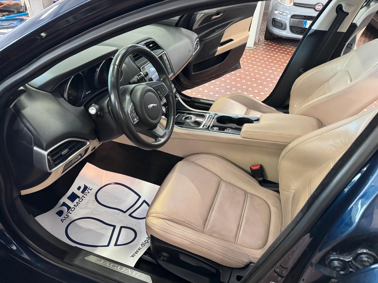 Jaguar XE 2.0 D Turbo 180 CV AWD aut. Portfolio - 4X4