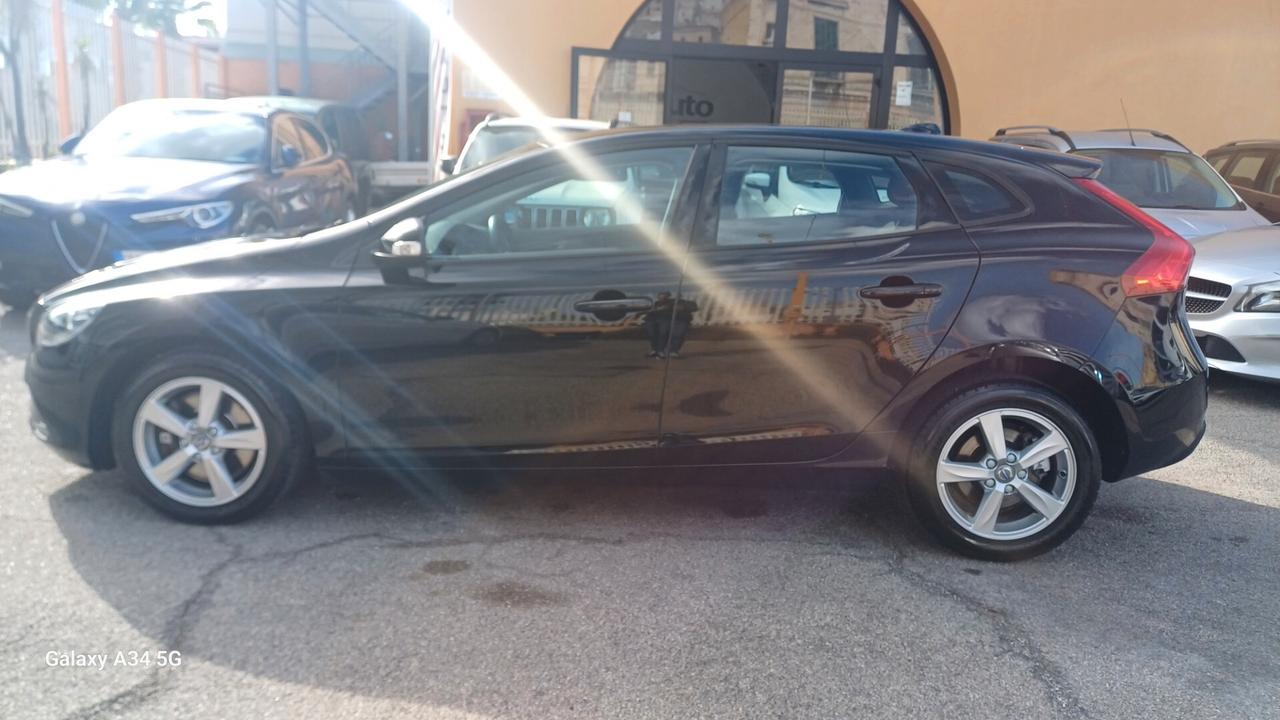 Volvo V40 D2 Geartronic Business