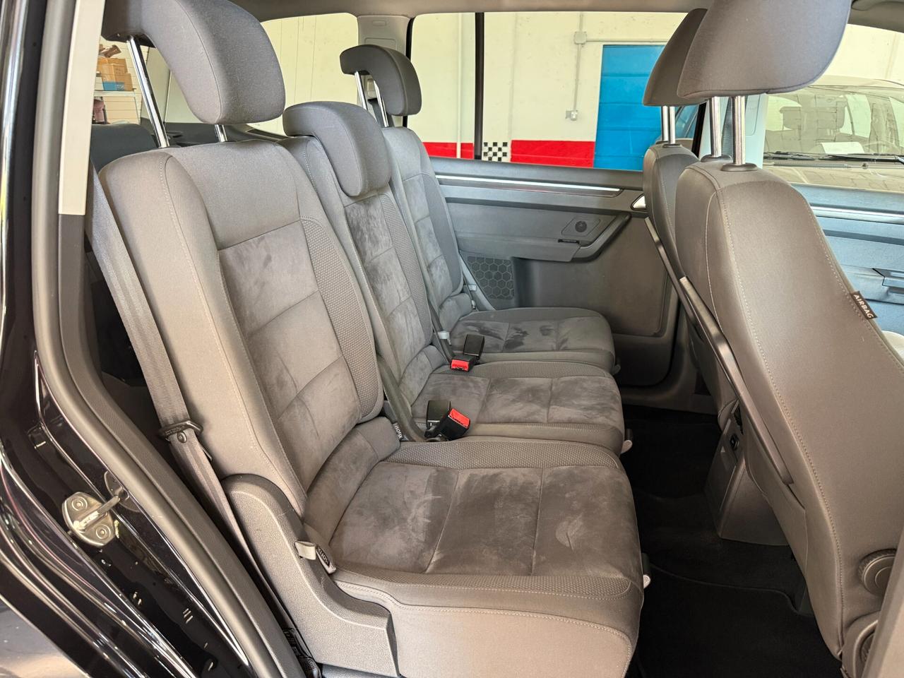 Volkswagen Touran 2.0 TDI 170 CV DSG - CINGHIA OK