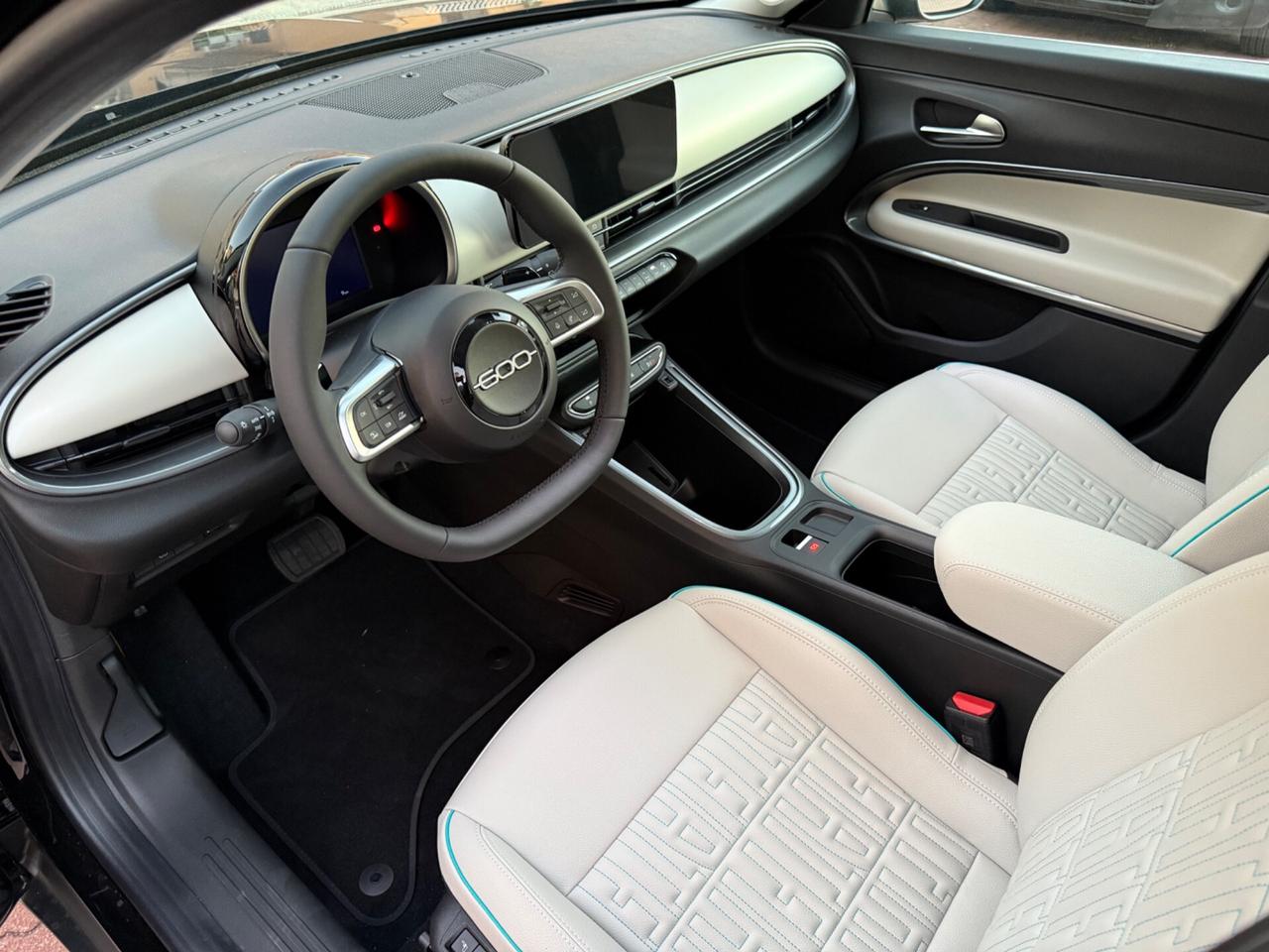 Fiat 600 Hybrid 145 CV DCT MHEV La Prima