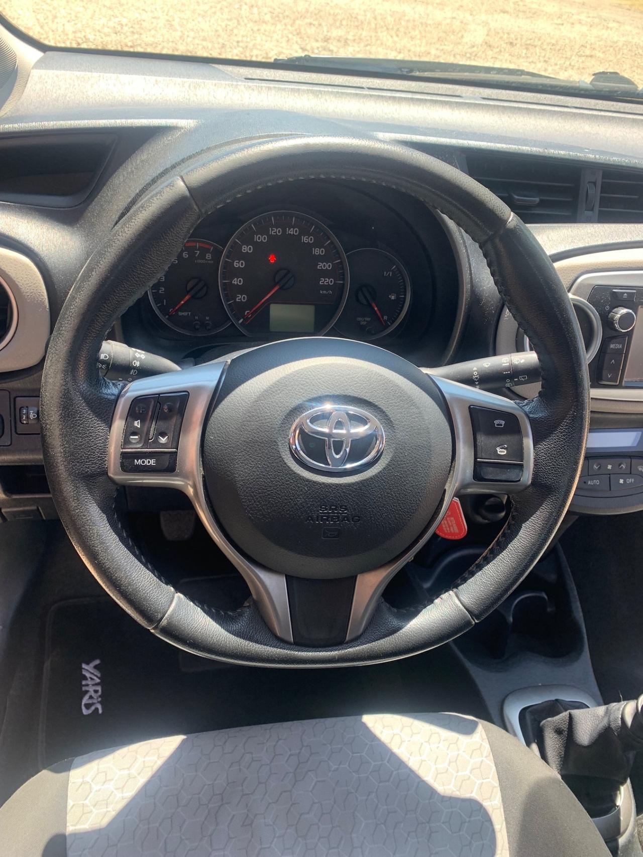 Toyota Yaris 1.3 5 porte Lounge 110000km