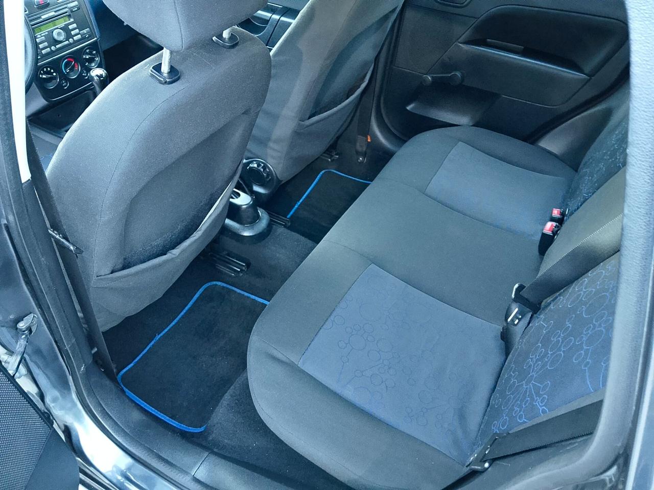 Ford Fiesta 1.2 16V 5p. Manutenzione completa