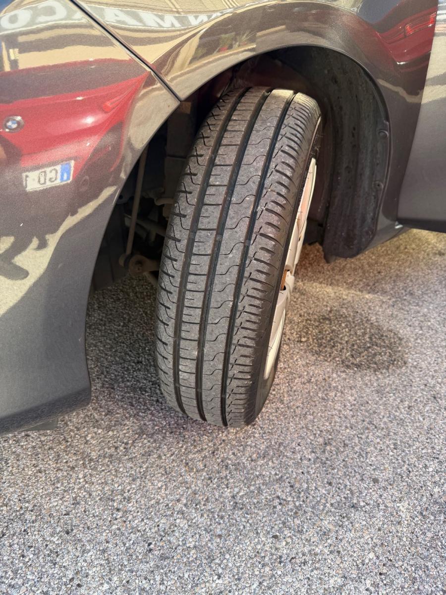 TOYOTA - Yaris - 1.0 3 porte Active NEOPATENTATI