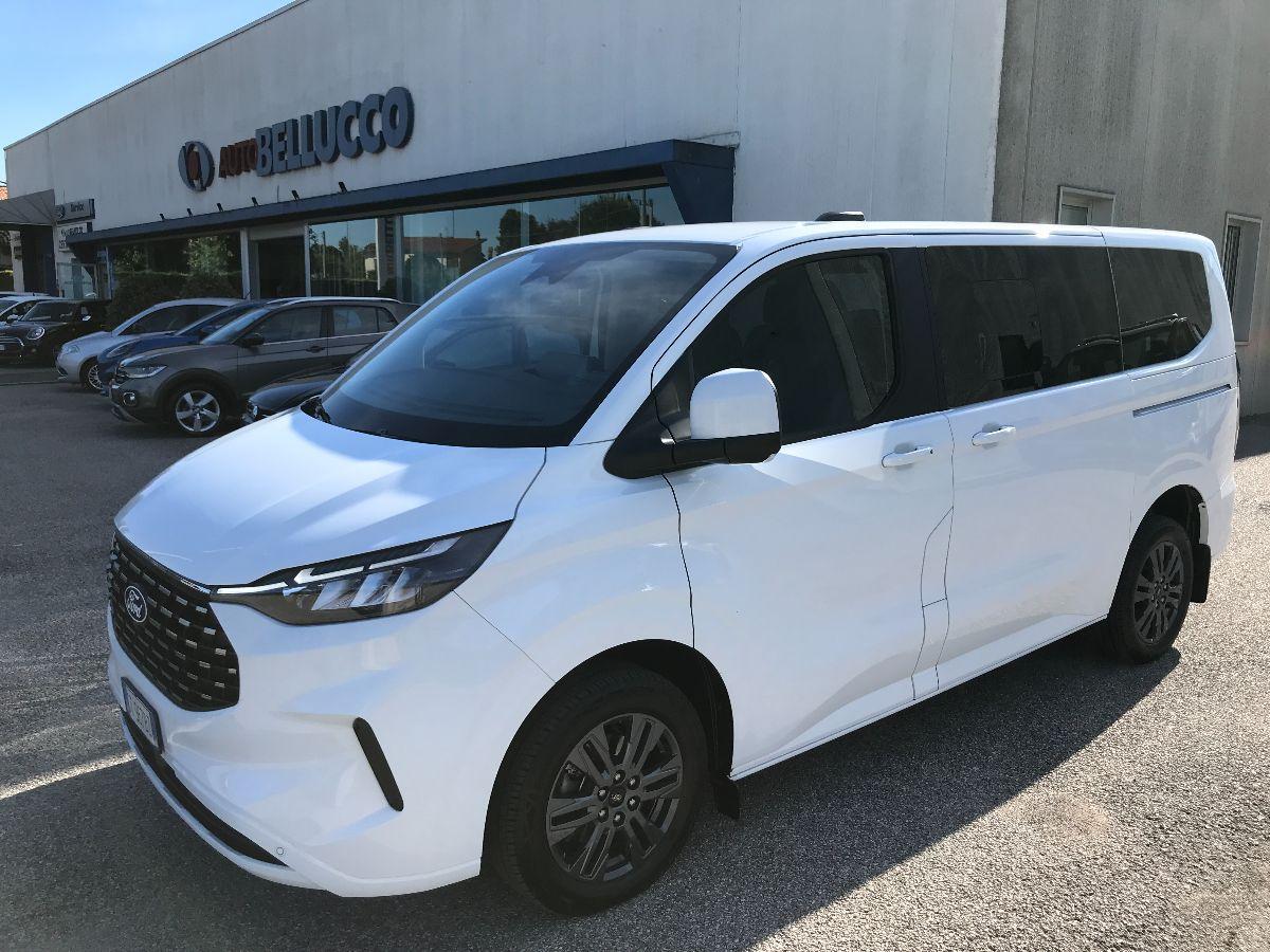 FORD Tourneo Custom TITANIUM L1H1 2.0 ECOBLUE 170CV AUTOMATICO 8 POSTI