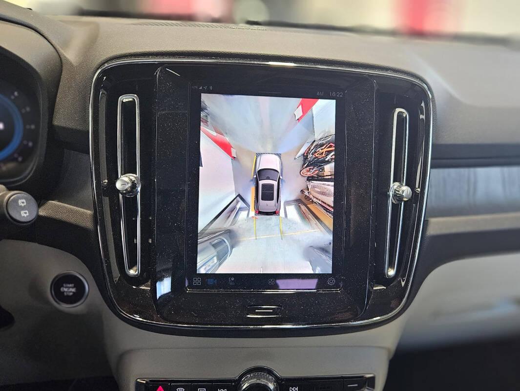 Volvo XC40 2.0 b3 Ultra Dark auto