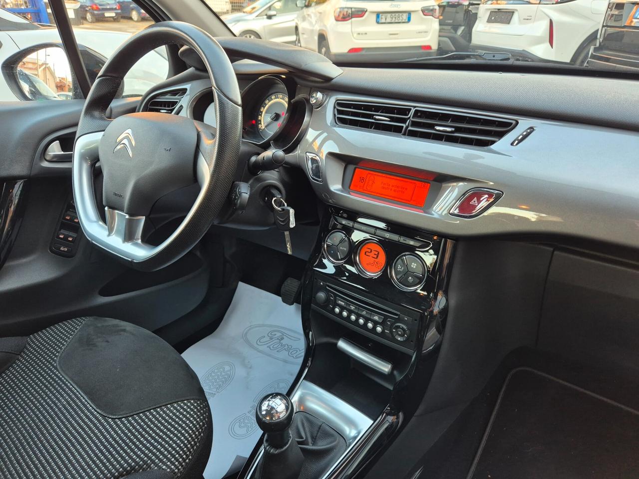 Citroen C3 PureTech 68 Exclusive 1.0 Benz UNIPRO