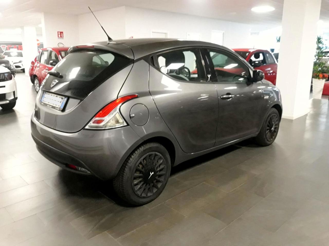 Lancia Ypsilon 1.2 69 CV 5 porte GPL Ecochic Gold