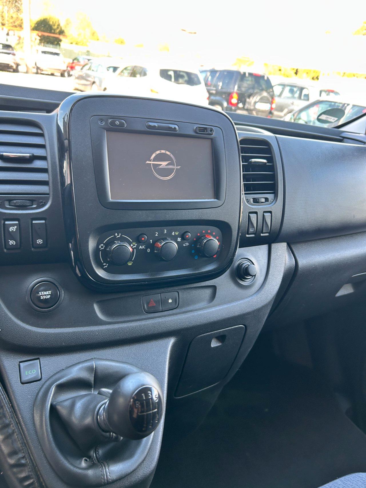 OPEL VIVARO FURGONE 3 POSTI