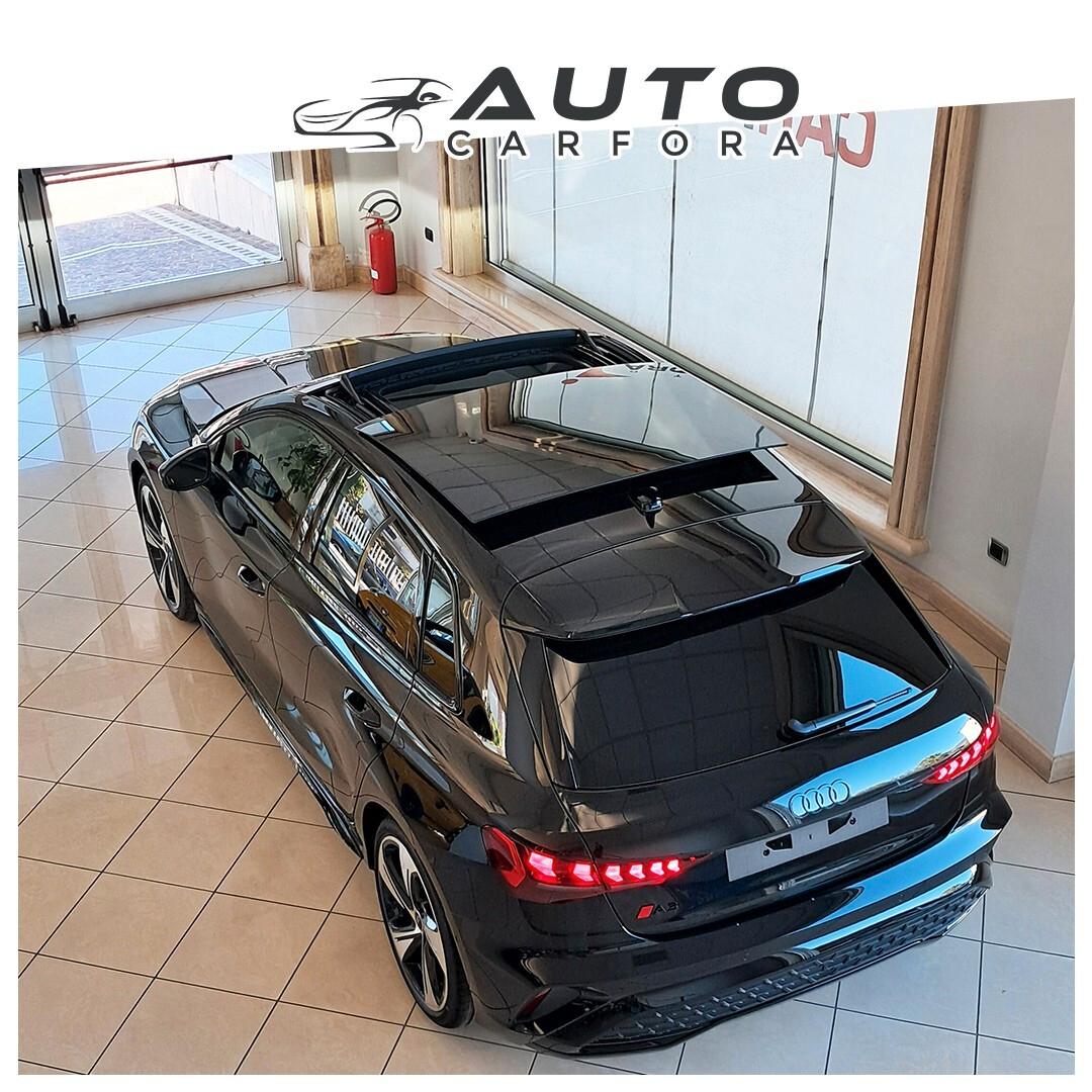 Audi A3 Sportback 35 TDI S tronic Identity Black con tetto apribile R 19 pack red interno