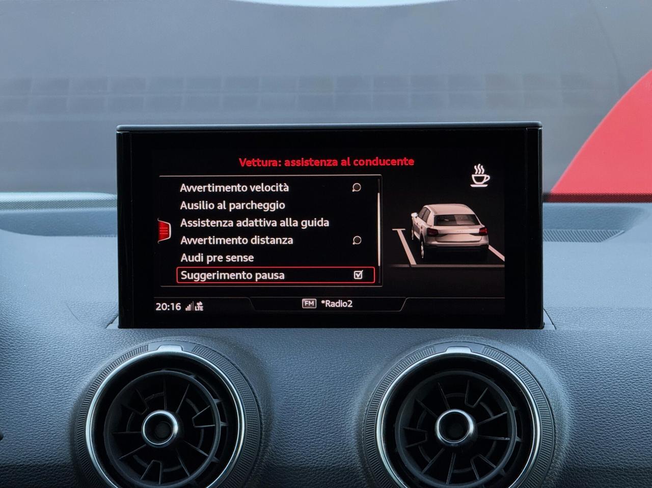 Audi Q2 35 TDI S line Quattro S-tronic 150CV COCKPIT