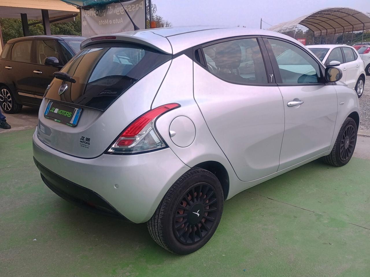LANCIA YPSILON 1.2 NEOPATENTATI