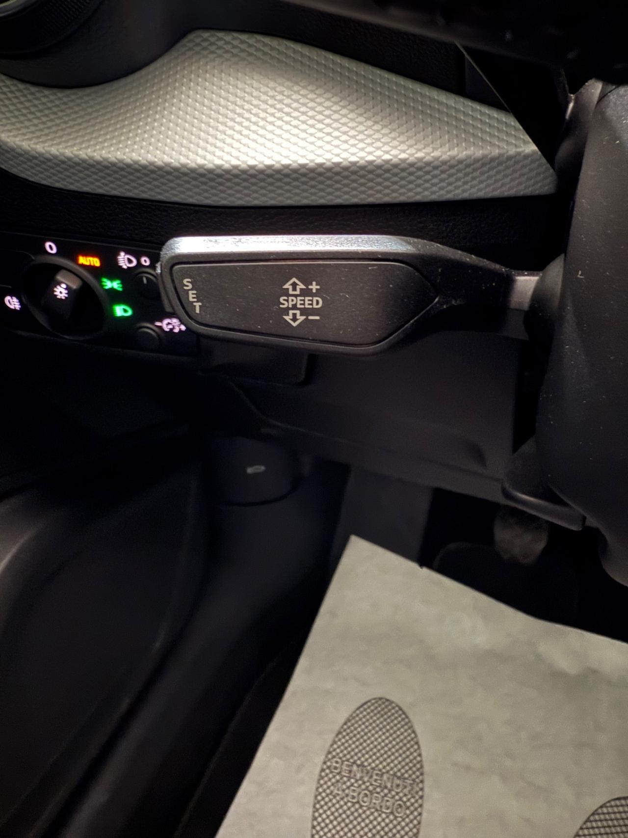 AUDI Q2 30 TDI S LINE EDITION CON TETTO APRIBILE E GANCIO TRAINO