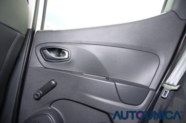 RENAULT Clio 1.2 75 CV 5 PORTE LIFE NEOPATENTATI