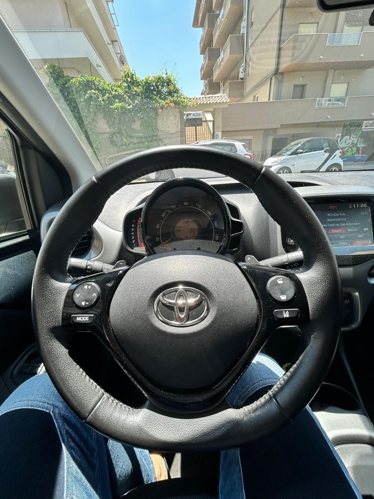 Toyota Aygo Connect 1.0 VVT-i 72 CV 5 porte x-cool MMT