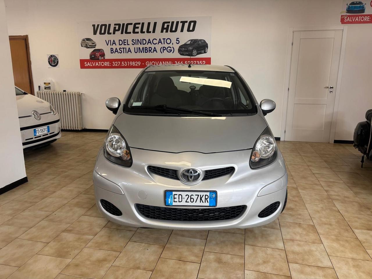 TOYOTA AYGO ANNO 2010 BZ 1.0 ADATTA NEOPATENTATI KM 144 MILA