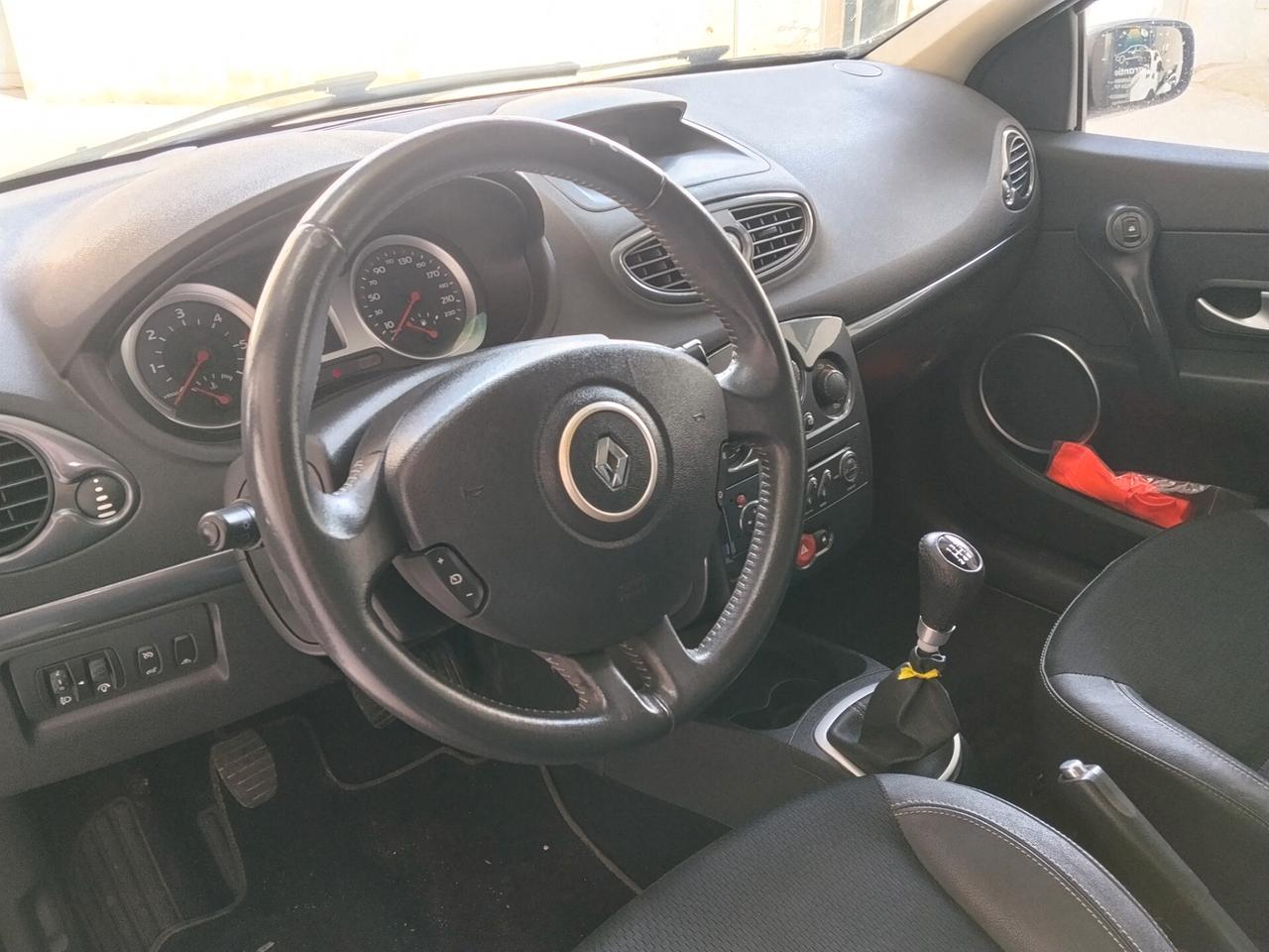 Renault Clio 1.5 diesel CON GARANZIA