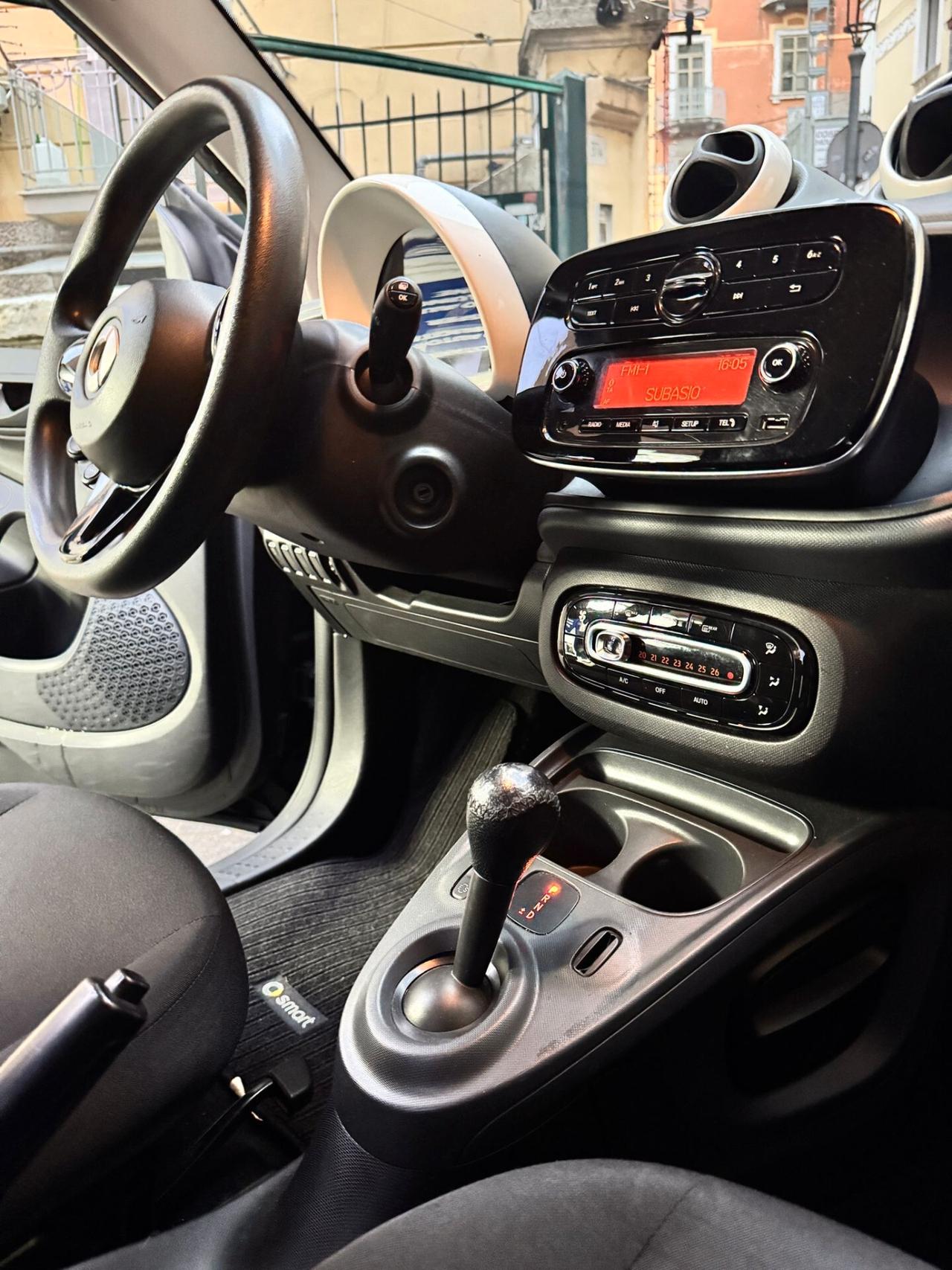 Smart ForTwo 70 1.0 BENZ AUTOMATICA - 2017