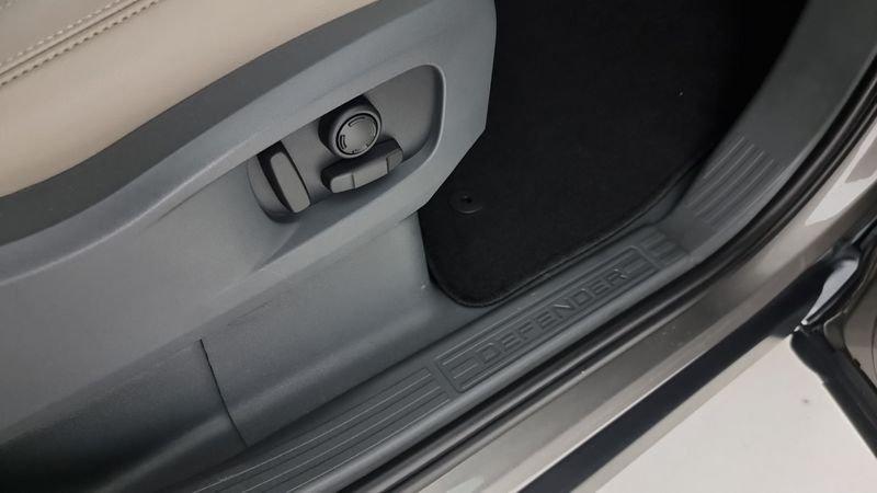 Land Rover Defender 110 3.0D I6 200 CV AWD Auto SE N1 Autocarro