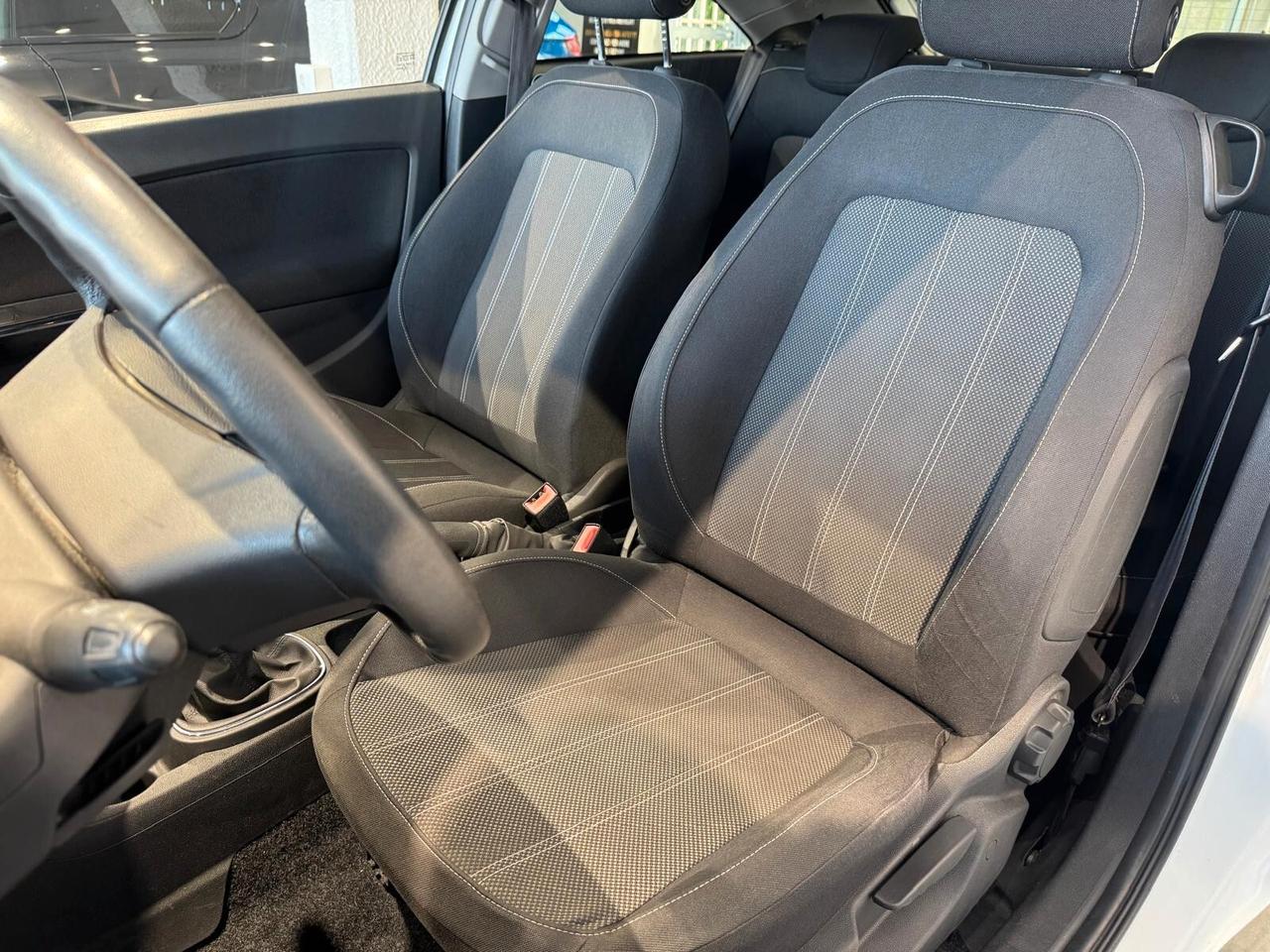 Opel Corsa 1.2 3 porte b-color