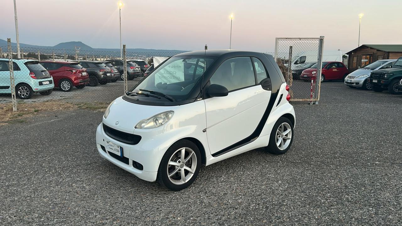 Smart ForTwo 1000 52 kW MHD coupé pure