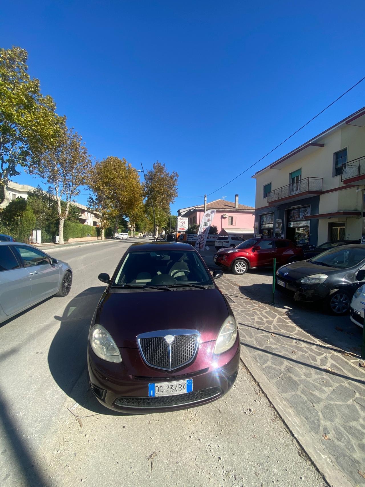 Lancia Ypsilon 1.3 MJT 75 CV Modamilano