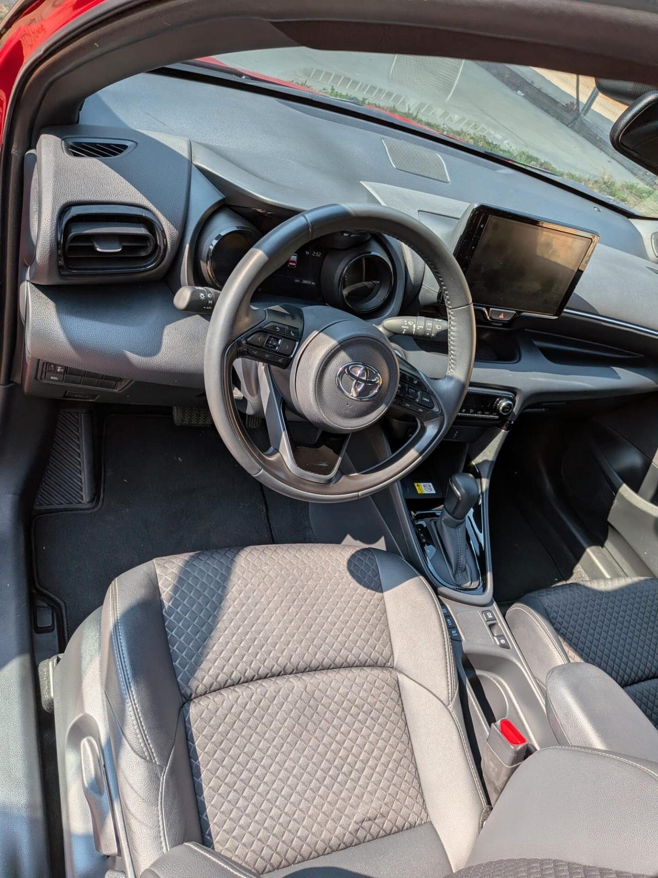 Toyota Yaris 1.5 Hybrid 5 porte Lounge