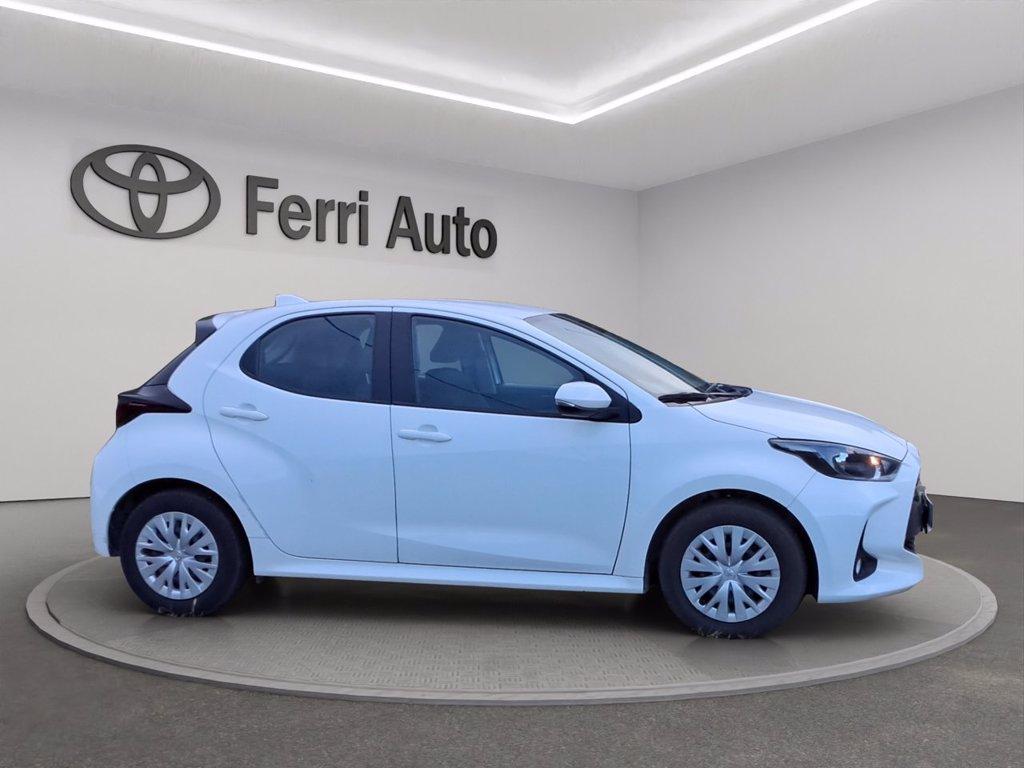 TOYOTA Yaris 1.5h active del 2023