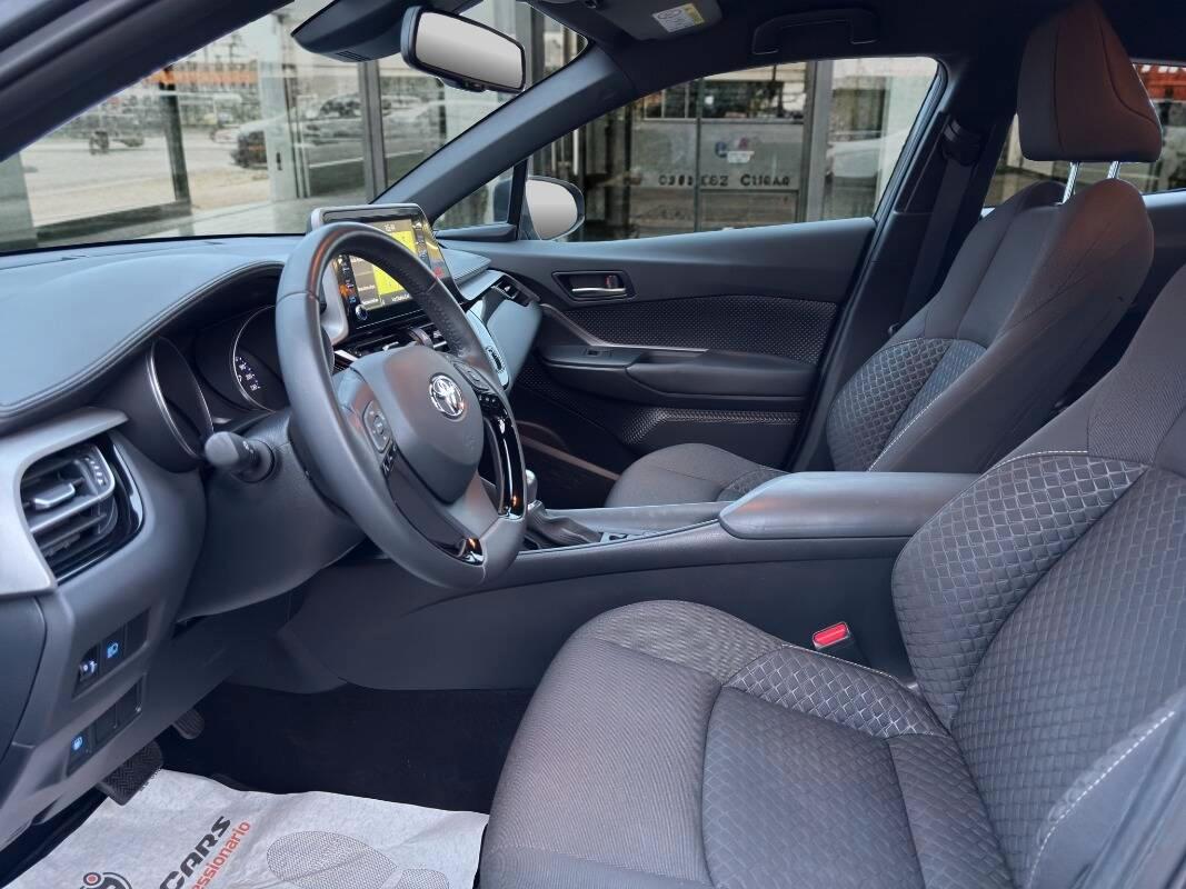 Toyota C-HR 1.8h Active e-cvt Con TELECAMERA & NAVIGATORE