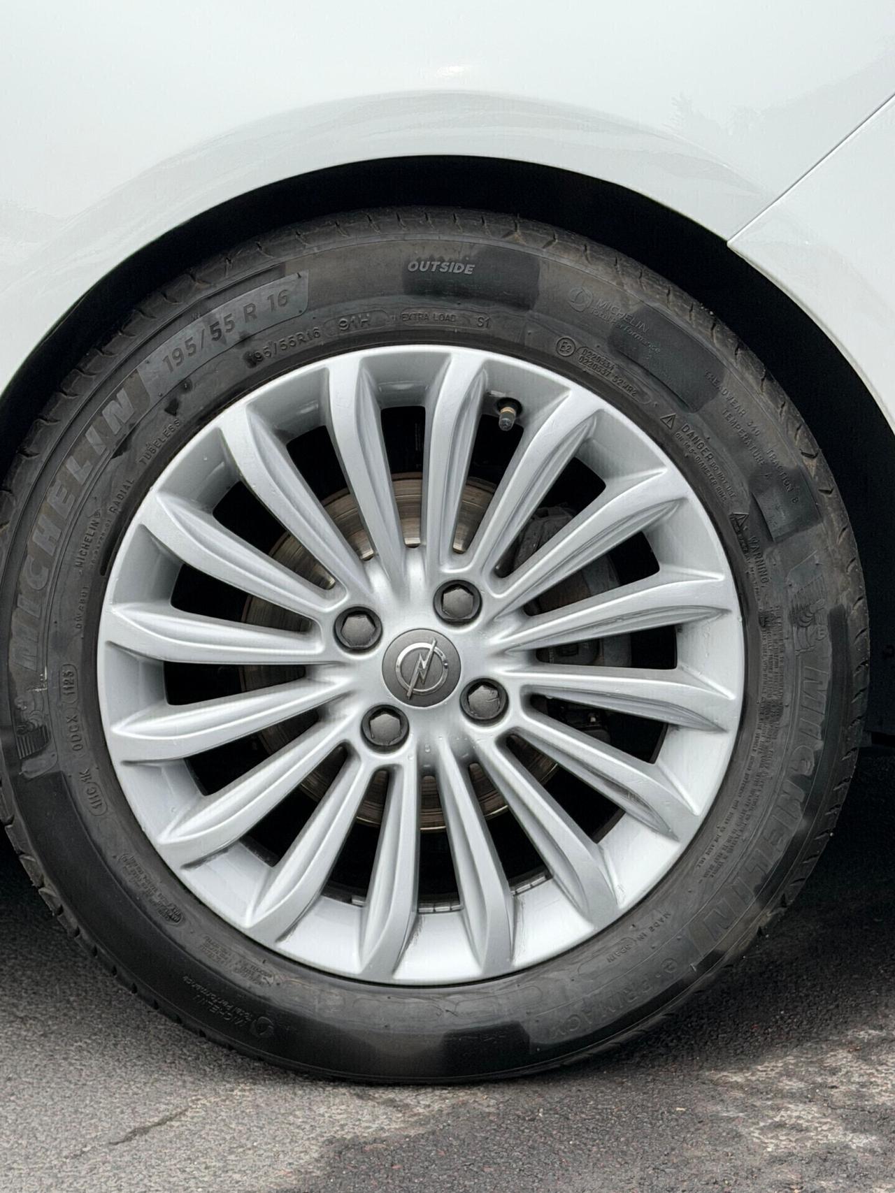 Opel Adam 1.4 87 CV GPL Jam