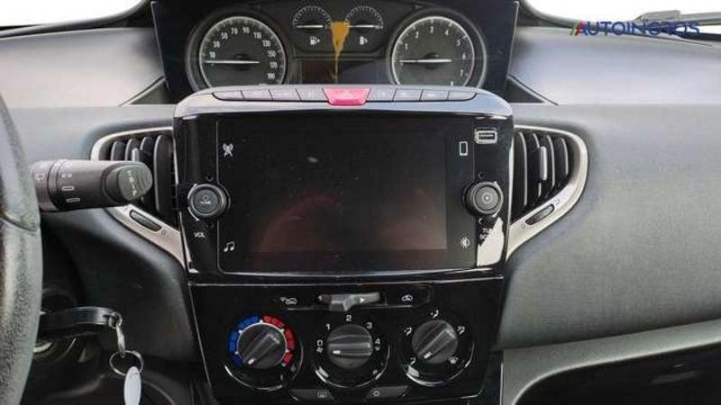 Lancia Ypsilon 1.0 FireFly Hybrid Gold