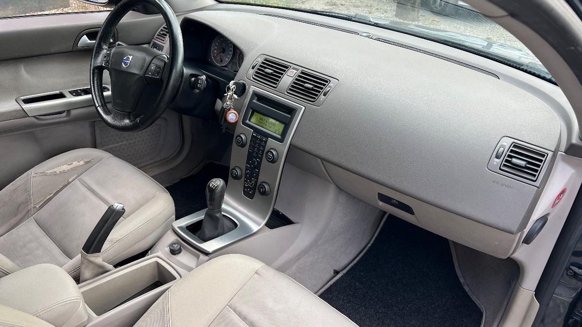 VOLVO - V50 2.0d Summum