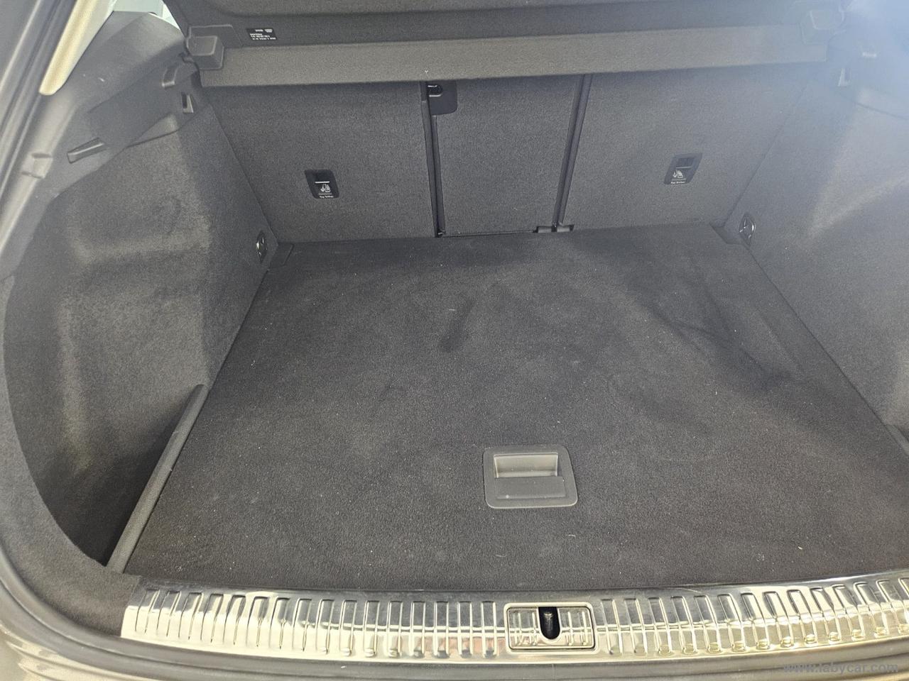AUDI Q3 40 TDI quattro S tr. Business Adv.