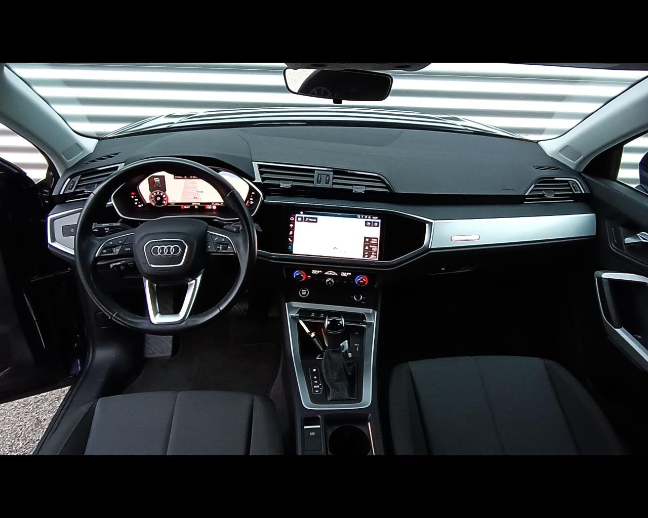 AUDI Q3 35 TFSI S-TRONIC BUSINESS ADVANCED