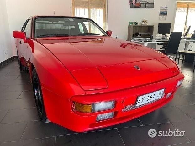 Porsche 944