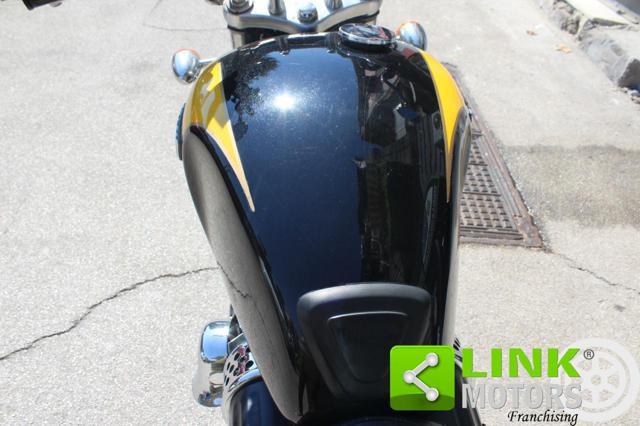 TRIUMPH Thunderbird 900 Sport .