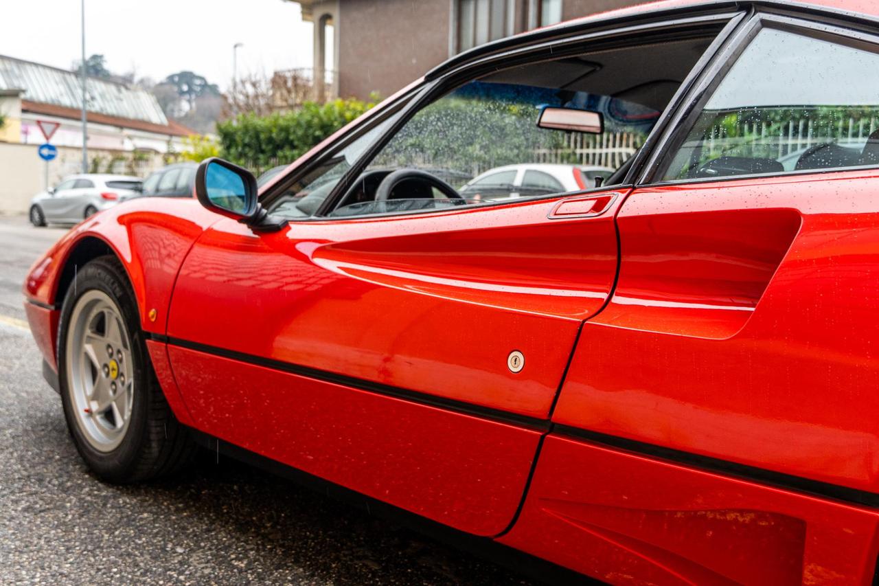 Ferrari 208 GTB Turbo Intercooler 255CV -TARGA ORO ASI