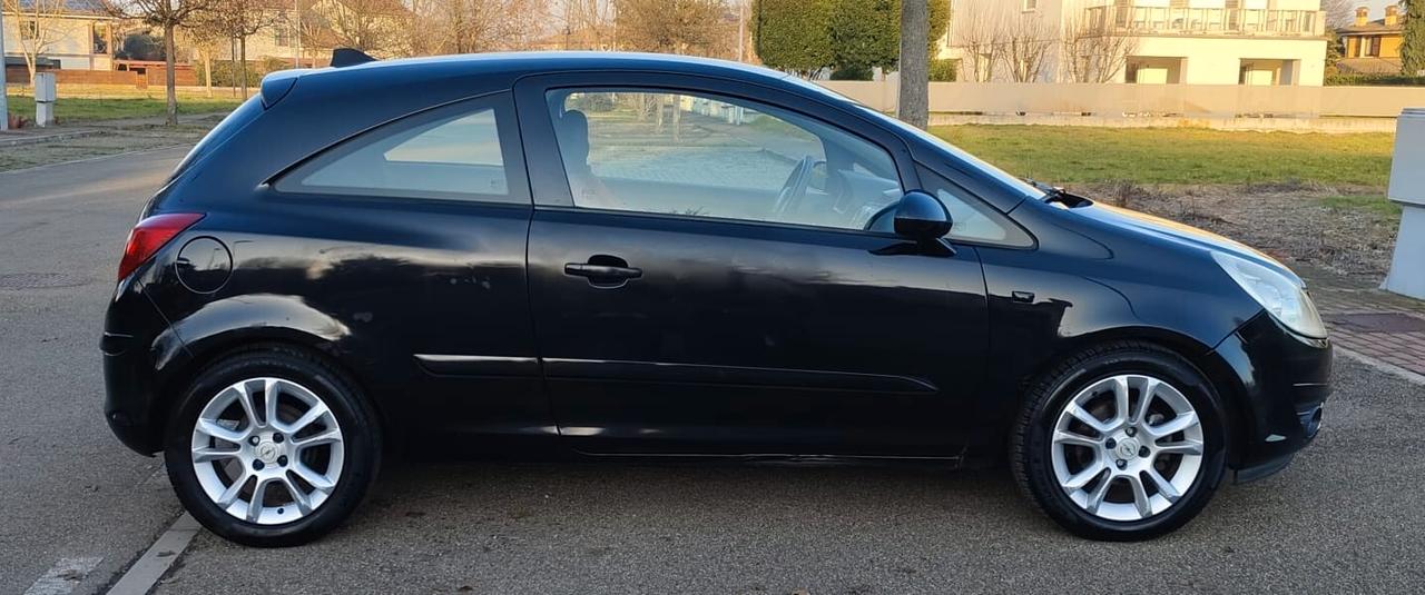 Opel Corsa 1.2 3 porte Sport